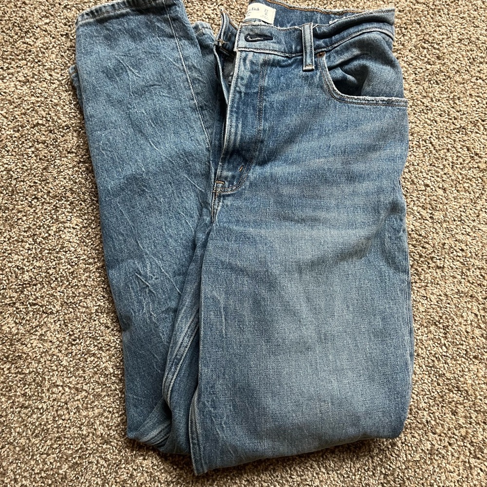 Abercrombie & Fitch Women's Straight Leg Jeans - Medium Blue Wash